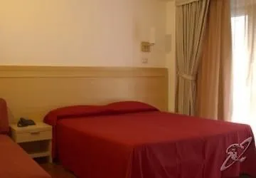 Town Hotell 3*